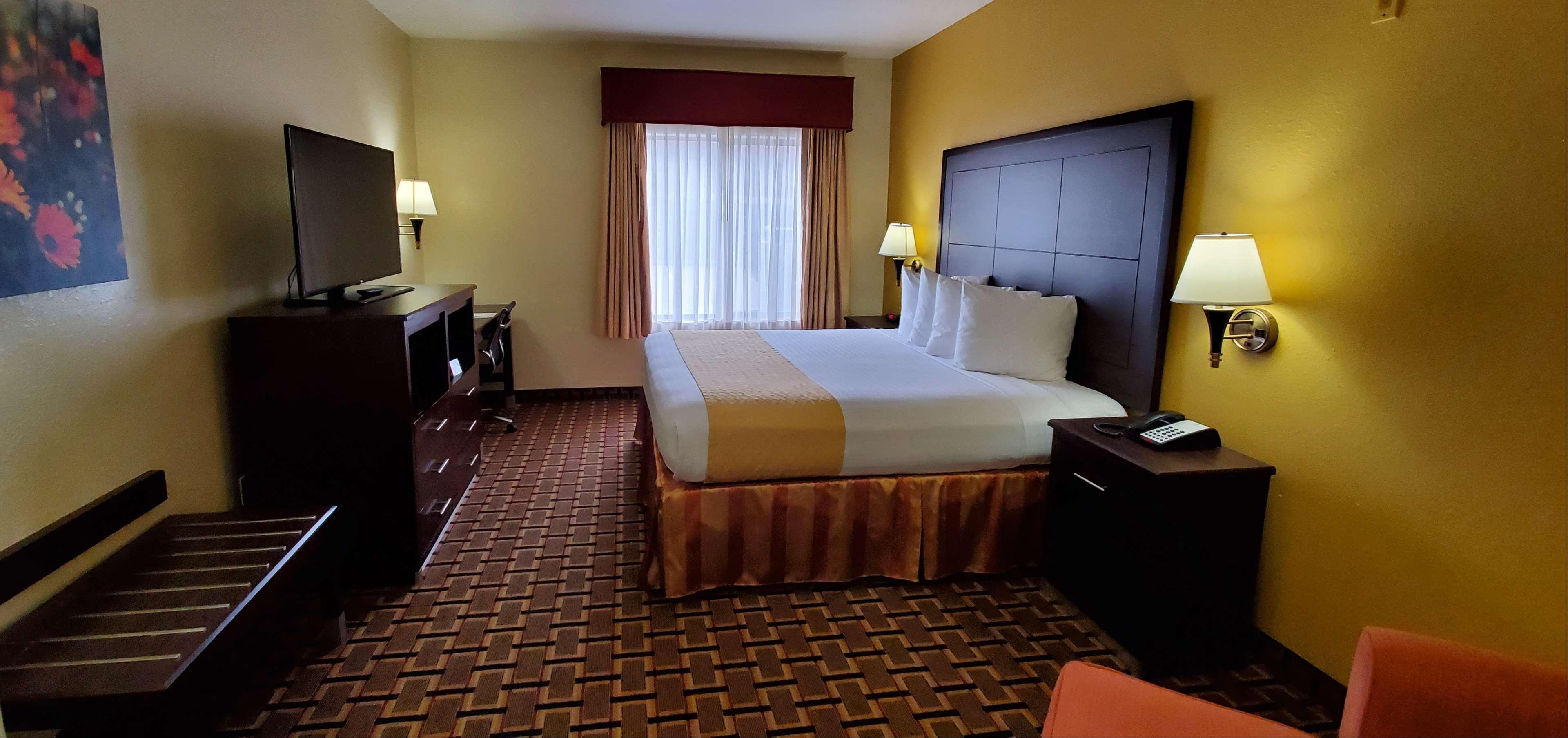 Best Western Executive Inn & Suites Madisonville Bagian luar foto