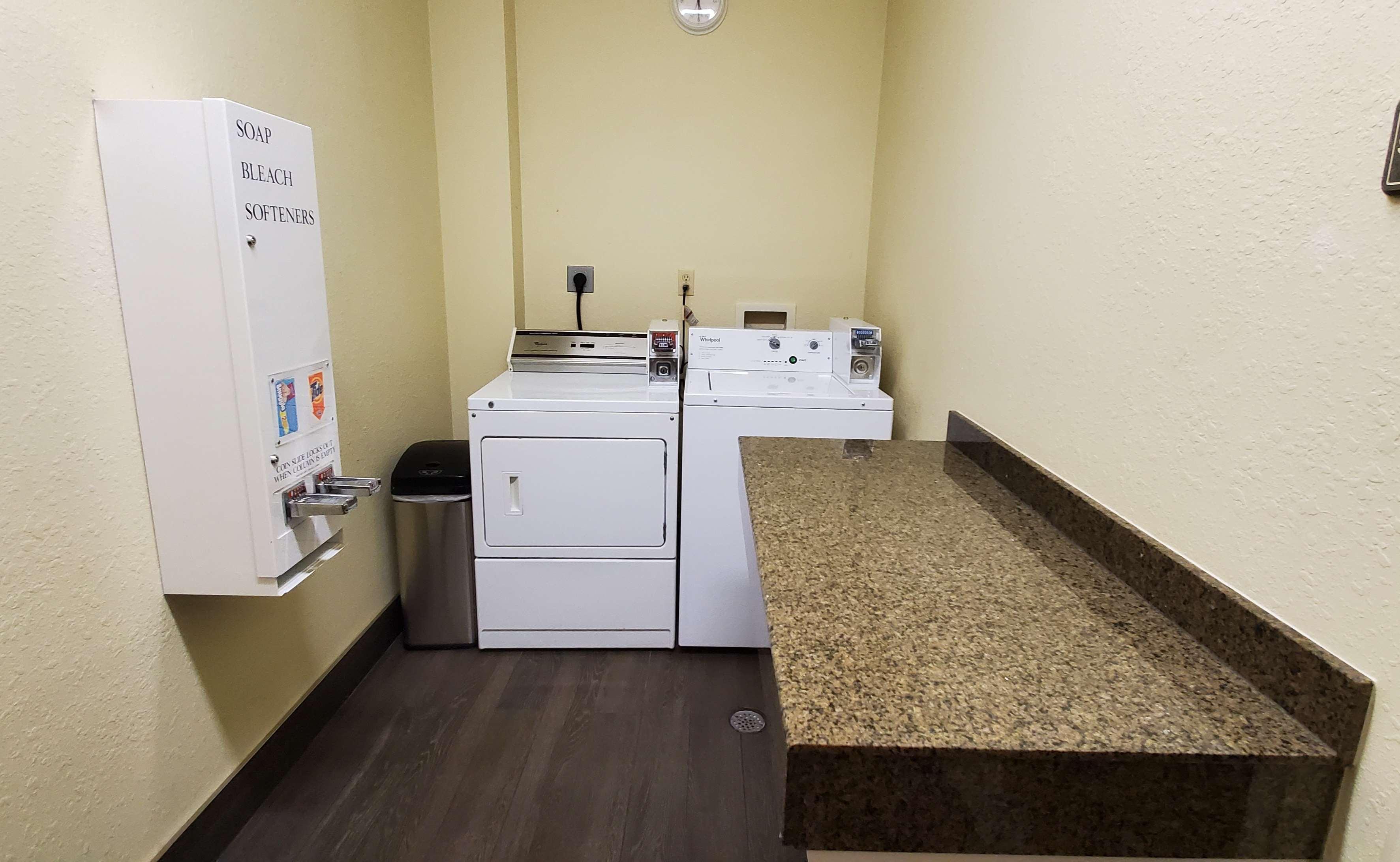 Best Western Executive Inn & Suites Madisonville Bagian luar foto